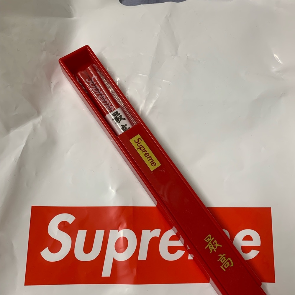 Supreme Chopsticks FW17 NEW
